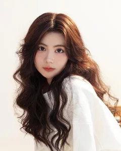 Linh Hat De’s 16th Birthday Gallery: The Surprising Beauty of Quyen Linh’s Youngest Daughter - image 5