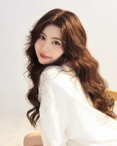 Linh Hat De’s 16th Birthday Gallery: The Surprising Beauty of Quyen Linh’s Youngest Daughter - image 7