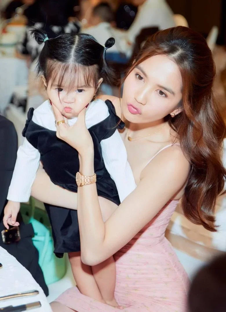 Former Singer Tieu Welcomes Daughter: Ngoc Trinh’s Niece Receives an Exceptionally Rare and Unique Name