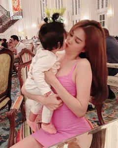 Former Singer Tieu Welcomes Daughter: Ngoc Trinh’s Niece Receives an Exceptionally Rare and Unique Name - image 1