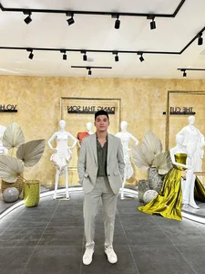 The Sophisticated Fashion Style of Pageant Director Tran Viet Bao Hoang - image 9