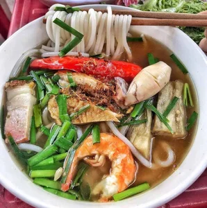Authentic Bun Mam Recipe: How to Cook Delicious Western Vietnamese Fermented Fish Noodle Soup - image 5