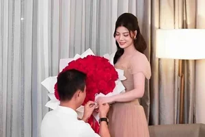 Quang Nam FC Head Coach Proposal: Meet the Beautiful Woman Captivating the Sports World - image 10