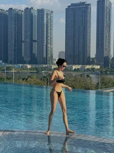 Beauty Quyen Qui Stuns in Bold Bikini Photoshoot Showcasing Flawless Physique - image 1