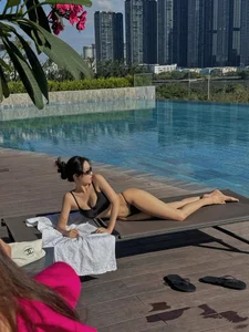 Beauty Quyen Qui Stuns in Bold Bikini Photoshoot Showcasing Flawless Physique - image 6