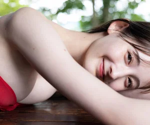 Cecile Nana Digital Photo Book: Summer is in the Air (81P Exclusive) - image 20