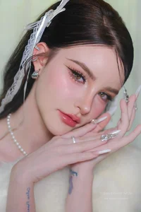 Jessie Vard Stuns in Ethereal White Dress: The Return of the Goddess of the Stream - image 7
