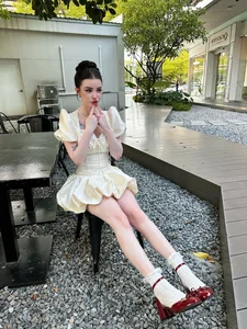 Jessie Vard Stuns in Ethereal White Dress: The Return of the Goddess of the Stream - image 6
