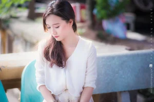 Stunning Vietnamese Girl Portraits: Pack 21 Aesthetic Photo Collection - image 8