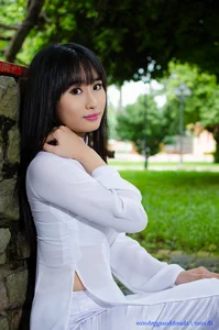 Stunning Vietnamese Girl Portraits: Pack 21 Aesthetic Photo Collection - image 19