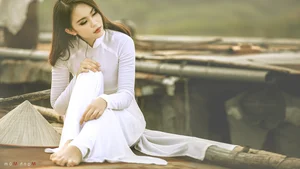 Stunning Vietnamese Girl Portraits: Pack 21 Aesthetic Photo Collection - image 9