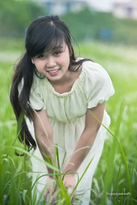 Stunning Vietnamese Girl Portraits: Pack 21 Aesthetic Photo Collection - image 18