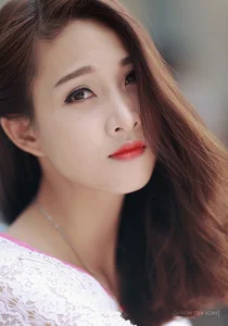 Stunning Vietnamese Girl Portraits: Pack 21 Aesthetic Photo Collection - image 39
