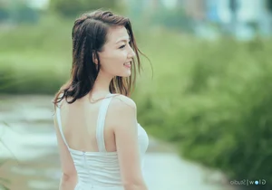 Stunning Vietnamese Girl Portraits: Pack 21 Aesthetic Photo Collection - image 1