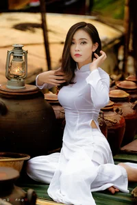 Stunning Vietnamese Girl Portraits: Pack 21 Aesthetic Photo Collection - image 28