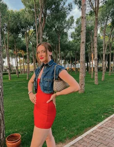 The Stunning Volleyball Beauty Queen Captivating Fans with Her Incredible Height and Talent - image 1