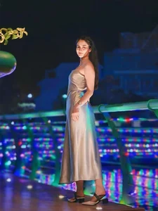 NSND Viet Anh on Modern Relationships and Fashion: Embracing Bold Style in the Public Eye - image 3