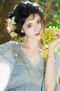 The Art of Soft Light: A Timeless Portrait Session Featuring Xiao Tian Tian - image 15