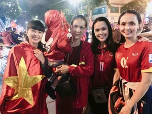 Unfiltered Beauty: Quynh Anh and Her Sister Caught on Candid Camera - image 3