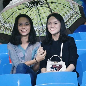 Unfiltered Beauty: Quynh Anh and Her Sister Caught on Candid Camera - image 0