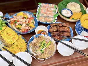 Traditional Vietnamese Feast Offerings for the Ghost Festival (Ram Thang 7) - image 14