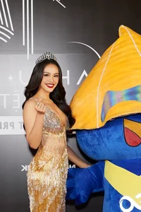 Stunning Beauties Flaunt Elegant Figures on Miss Cosmo Vietnam Red Carpet - image 5