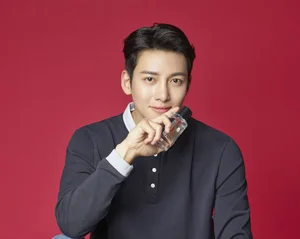 Top 10 Most Followed South Korean Male Actors on Instagram in 2024 - image 0