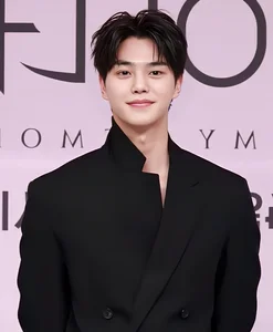 Top 10 Most Followed South Korean Male Actors on Instagram in 2024 - image 8