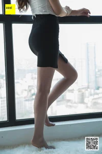 Professional Elegance: Model Xi Ran in the Latest IESS Office-Themed Photo Series - image 54