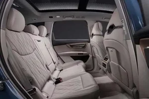 2026 Audi Q7 Unveiled: Tech-Loaded Luxury SUV Ready to Battle BMW X5 - image 8