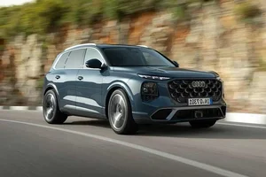 2026 Audi Q7 Unveiled: Tech-Loaded Luxury SUV Ready to Battle BMW X5 - image 12