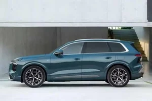 2026 Audi Q7 Unveiled: Tech-Loaded Luxury SUV Ready to Battle BMW X5 - image 0
