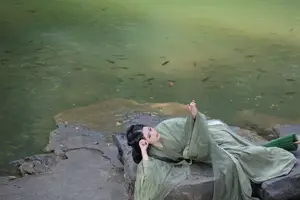 YiTuYu Vol.8832: Yi Ming's Poetic Grace by the Pond, Ancient Beauty in Nature - image 19