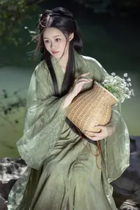 YiTuYu Vol.8832: Yi Ming's Poetic Grace by the Pond, Ancient Beauty in Nature - image 14