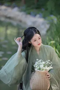 YiTuYu Vol.8832: Yi Ming's Poetic Grace by the Pond, Ancient Beauty in Nature - image 28