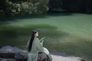 YiTuYu Vol.8832: Yi Ming's Poetic Grace by the Pond, Ancient Beauty in Nature - image 27