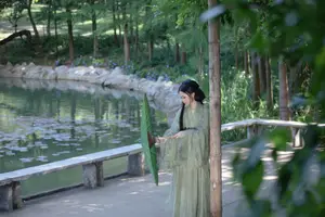 YiTuYu Vol.8832: Yi Ming's Poetic Grace by the Pond, Ancient Beauty in Nature - image 25