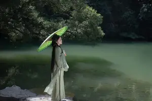 YiTuYu Vol.8832: Yi Ming's Poetic Grace by the Pond, Ancient Beauty in Nature - image 20