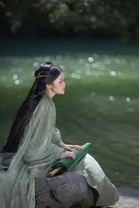 YiTuYu Vol.8832: Yi Ming's Poetic Grace by the Pond, Ancient Beauty in Nature - image 22