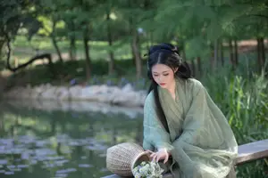 YiTuYu Vol.8832: Yi Ming's Poetic Grace by the Pond, Ancient Beauty in Nature - image 35