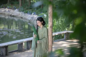 YiTuYu Vol.8832: Yi Ming's Poetic Grace by the Pond, Ancient Beauty in Nature - image 9