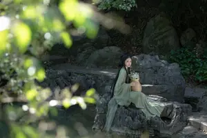 YiTuYu Vol.8832: Yi Ming's Poetic Grace by the Pond, Ancient Beauty in Nature - image 29