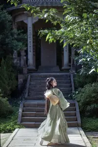 YiTuYu Vol.8832: Yi Ming's Poetic Grace by the Pond, Ancient Beauty in Nature - image 16
