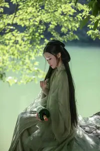 YiTuYu Vol.8832: Yi Ming's Poetic Grace by the Pond, Ancient Beauty in Nature - image 31