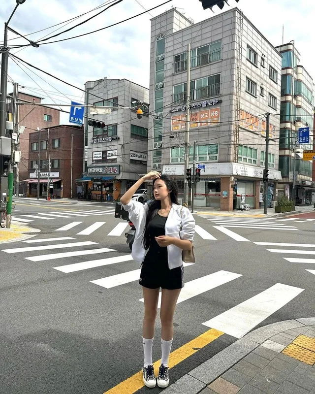 Doan Van Hau and Doan Hai My Enjoy Romantic South Korea Trip