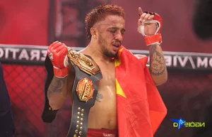 Vietnamese-Overseas Fighter Celebrates Lion Championship Victory with Sweet Kiss - image 9