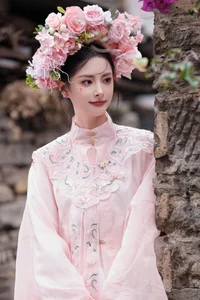 Artistic Portraiture with Zhao Qian in Art Language Vol.6469 - image 1