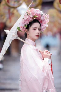 Artistic Portraiture with Zhao Qian in Art Language Vol.6469 - image 2