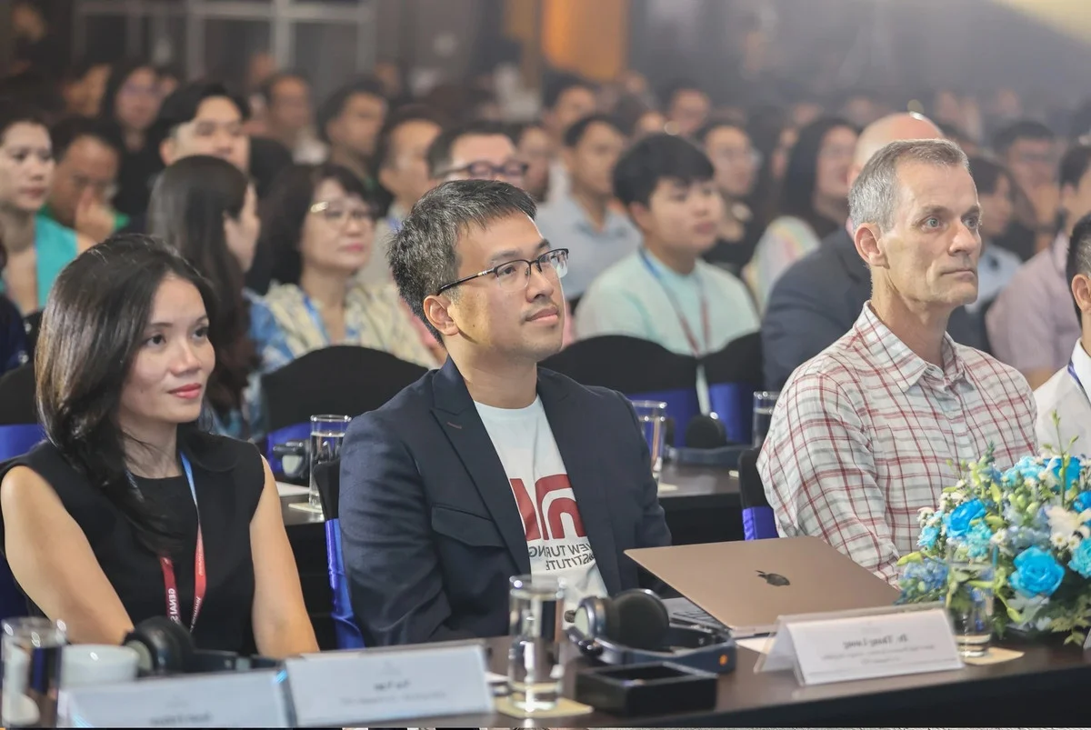 Dr. Luong Minh Thang: From IMO Dream to Google DeepMind AI Pioneer