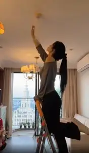 Unveiling Lê Bống's Cozy Minimalist Nook: A Modern Space with Personal Touch - image 2